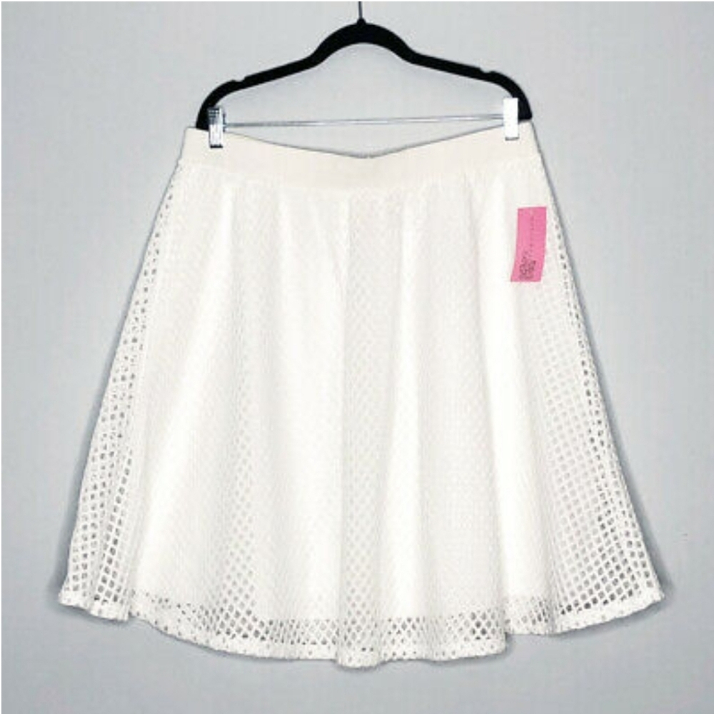 NEW Metro Wear Eyelet skirt XL
